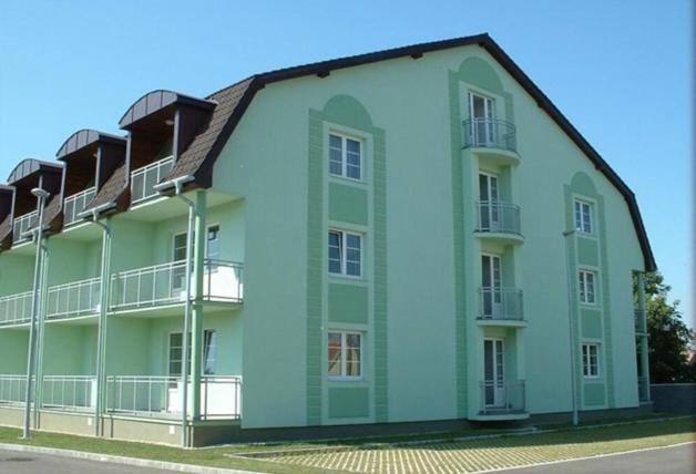 Vukman Apartman Apartment Sarvar Exterior photo